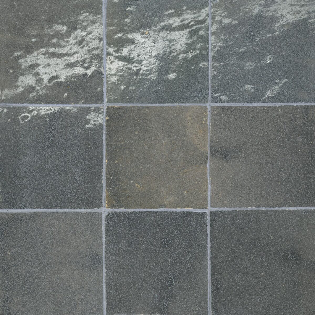 Zagora 4x4 Field Tile Charcoal Gloss