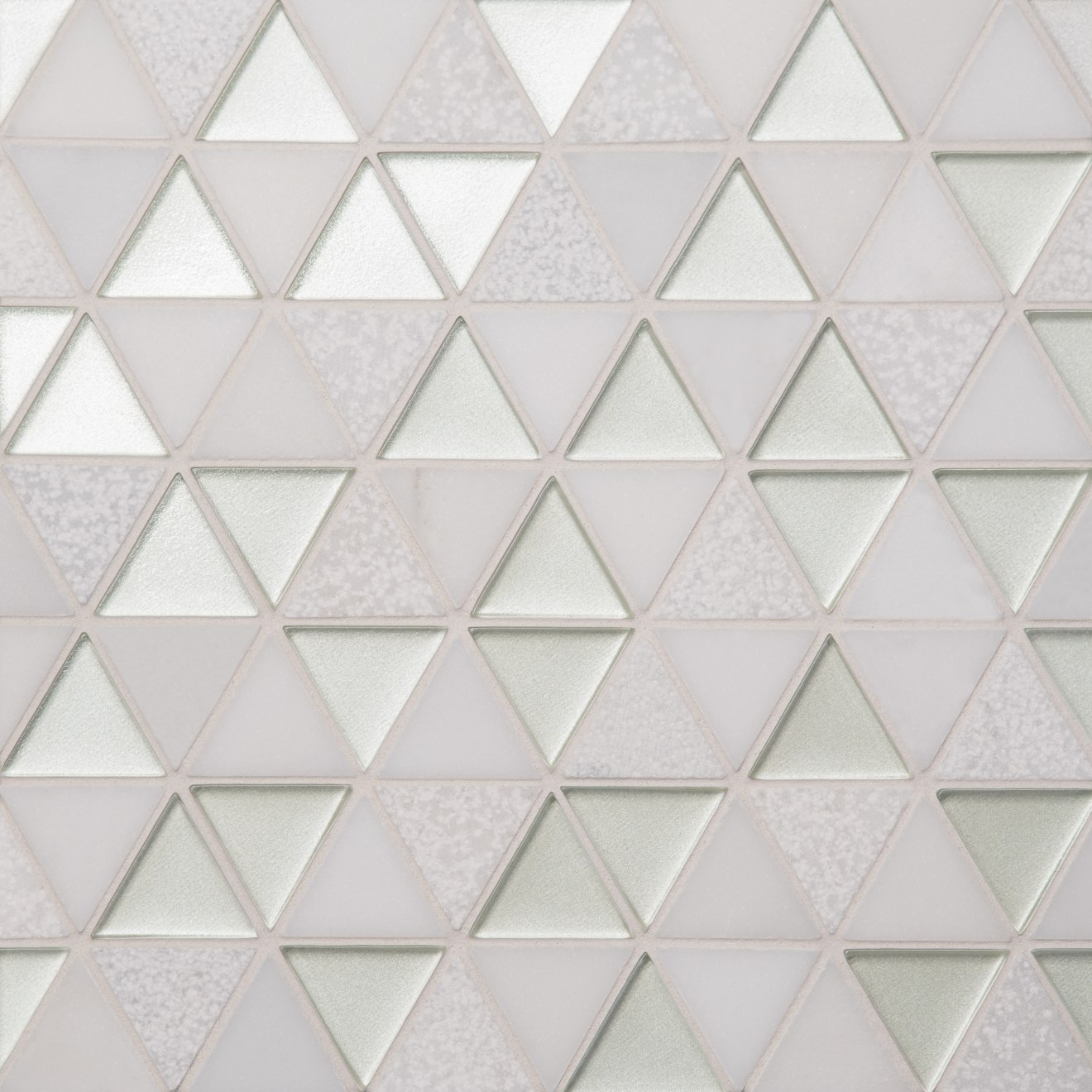 Kaikos 1-3/4 Triangle Gls/Stn Mosaic Pearl & Oriental White