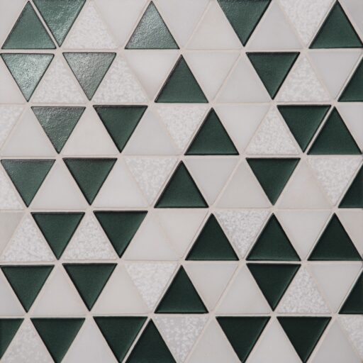 Kaikos 1-3/4 Triangle Gls/Stn Mosaic Dk Green & Oriental Wht