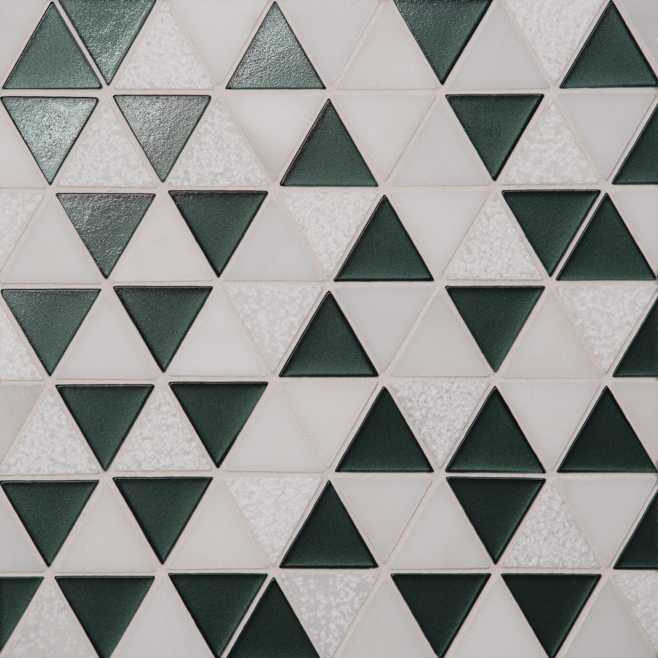 Kaikos 1-3/4 Triangle Gls/Stn Mosaic Dk Green & Oriental Wht