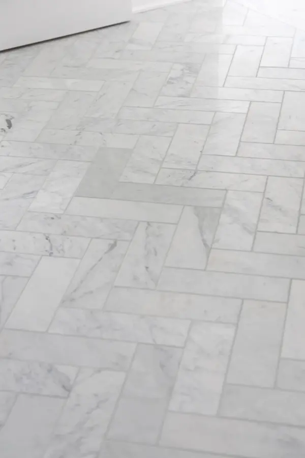 Venatino Carrara 3" x 12" - Image 4