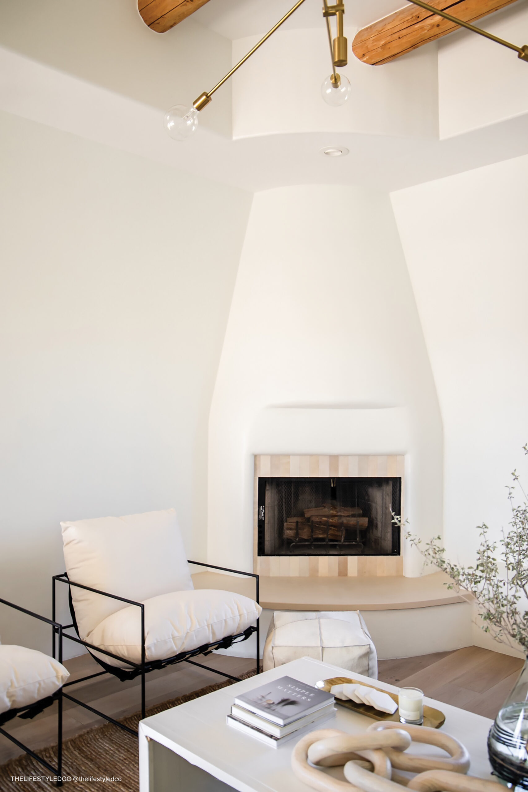 Cloe 2.5" x 8" Ceramic Tile in Creme