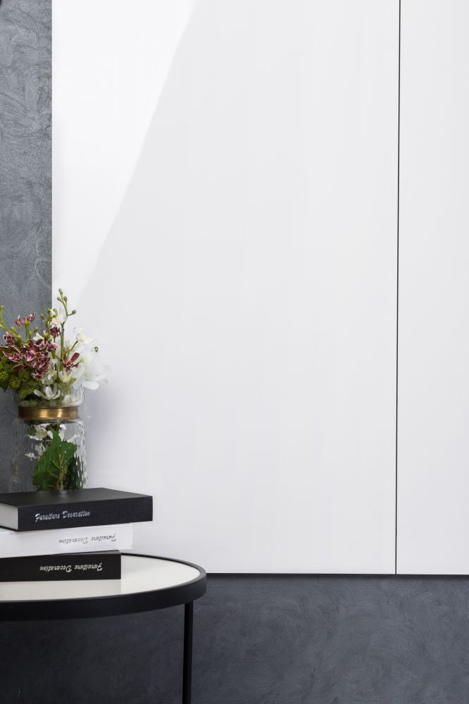 Extra White Polished 24 X 24